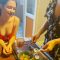 Polina and Lera are preparing a salad for dinner